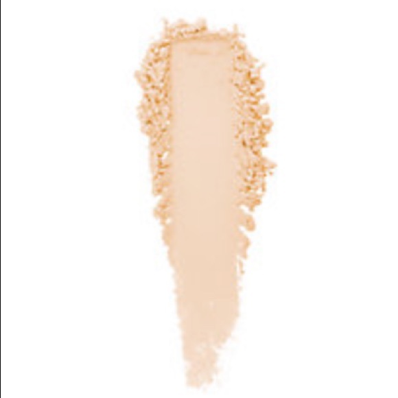 Laura Mercier Translucent Loose Setting Powder - Picture 8 of 13